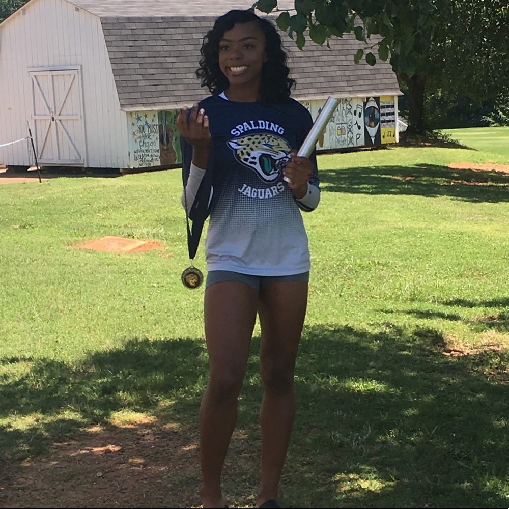 Meet your Posher, Trenia